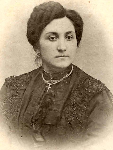 Unidentified woman from Italy, possibly Normandia or Cernese